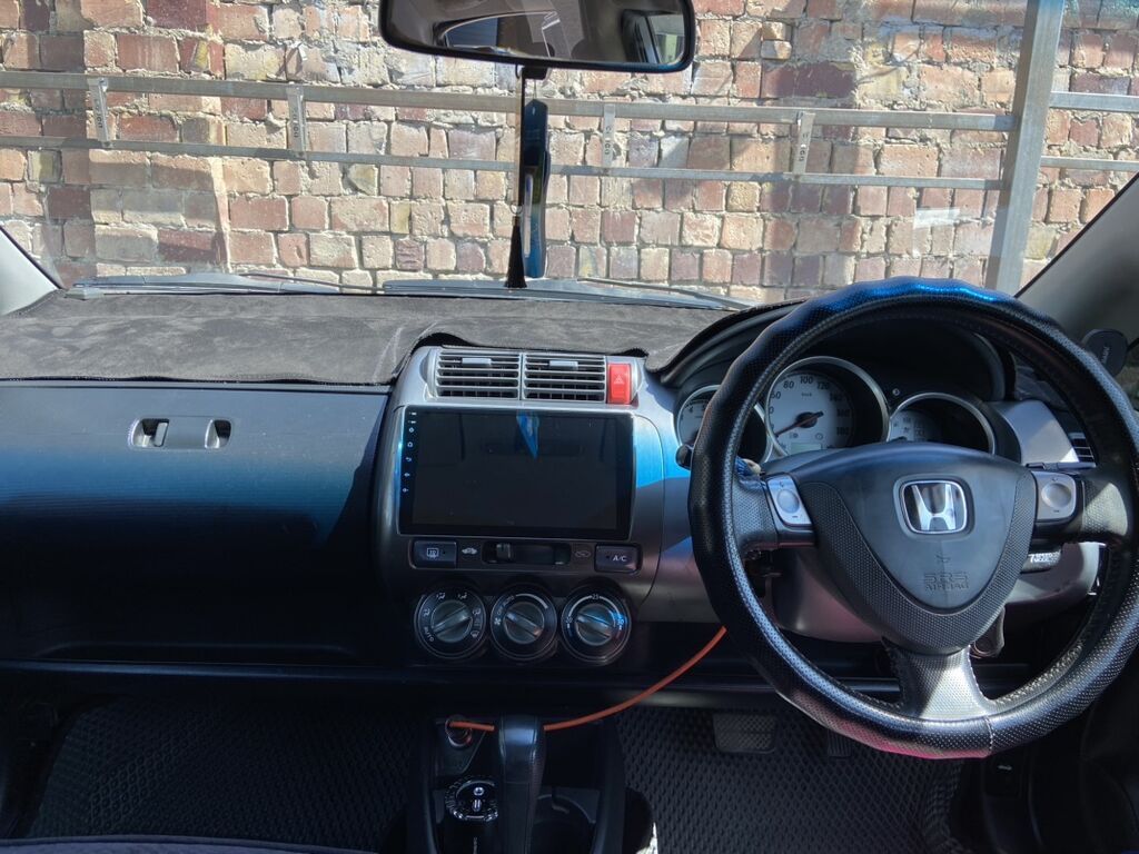 Honda Fit: 2003 г., 1.5 л, Автомат, Бензин, Хэтчбэк: фото 4