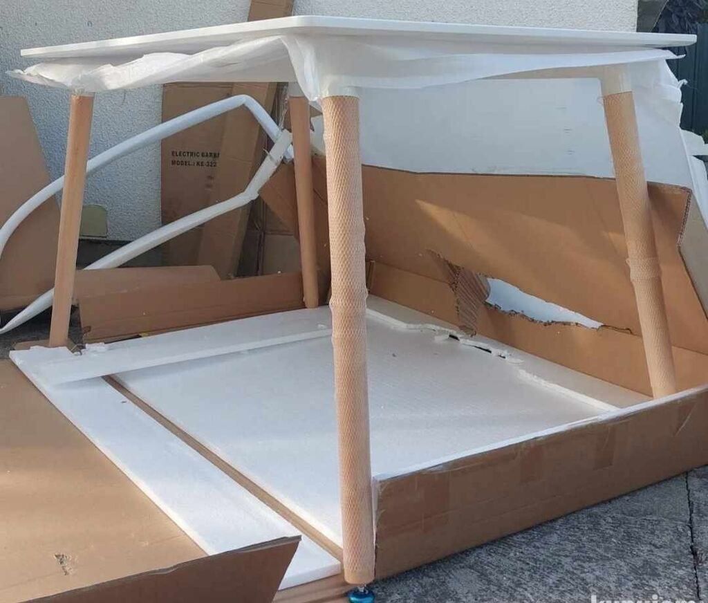 Stolovi: Trpezarijski stolovi Novo U fabrickom pakovanju! Zaobljeni uglovi, mat