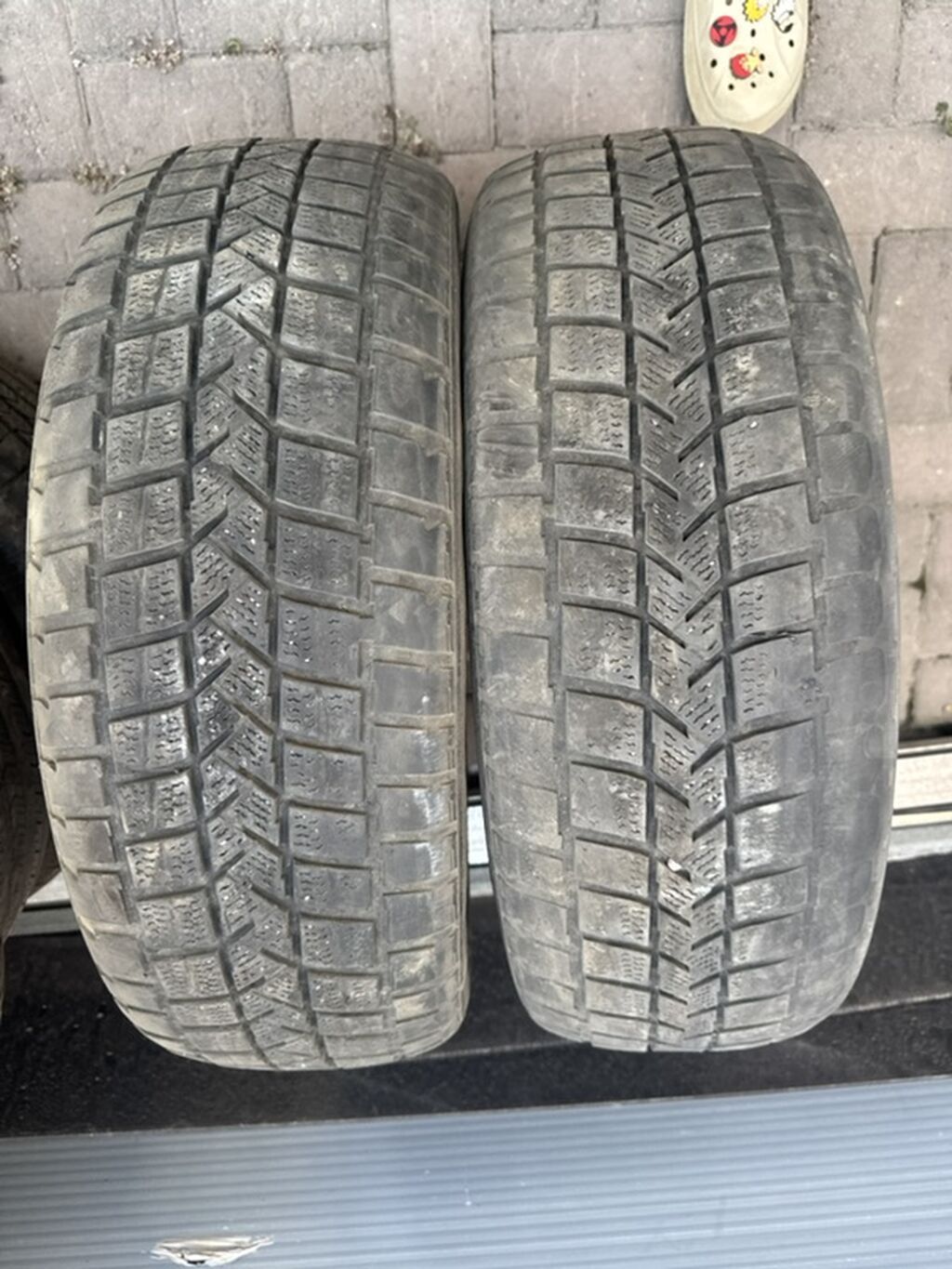 Пара зимних шин Goodyear 215/60 R17 (липучка / M+S) Продаю пару: фото 4
