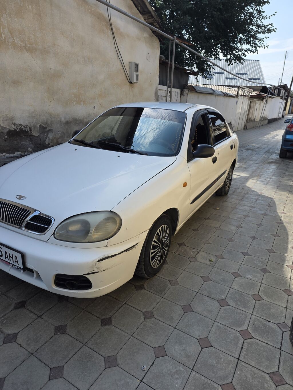 Daewoo Lanos: 2000 г., 1.3 л, Механика, Бензин, Седан — фото 1