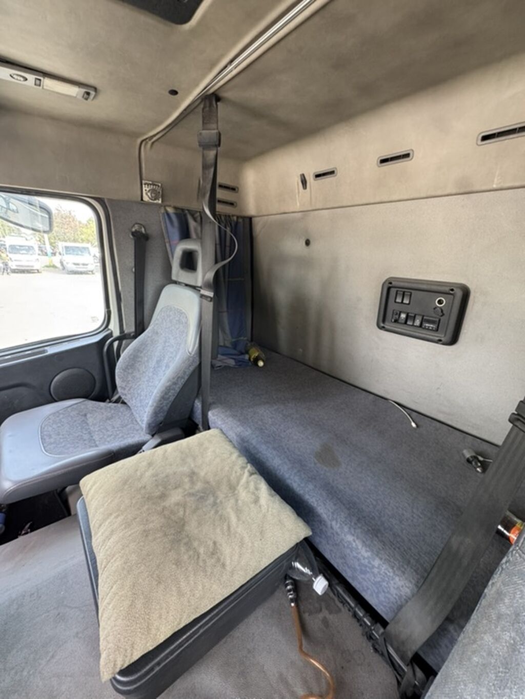 Грузовой бортовой автомобиль Volvo FM7 250 с КМУ Характеристики и: фото 8