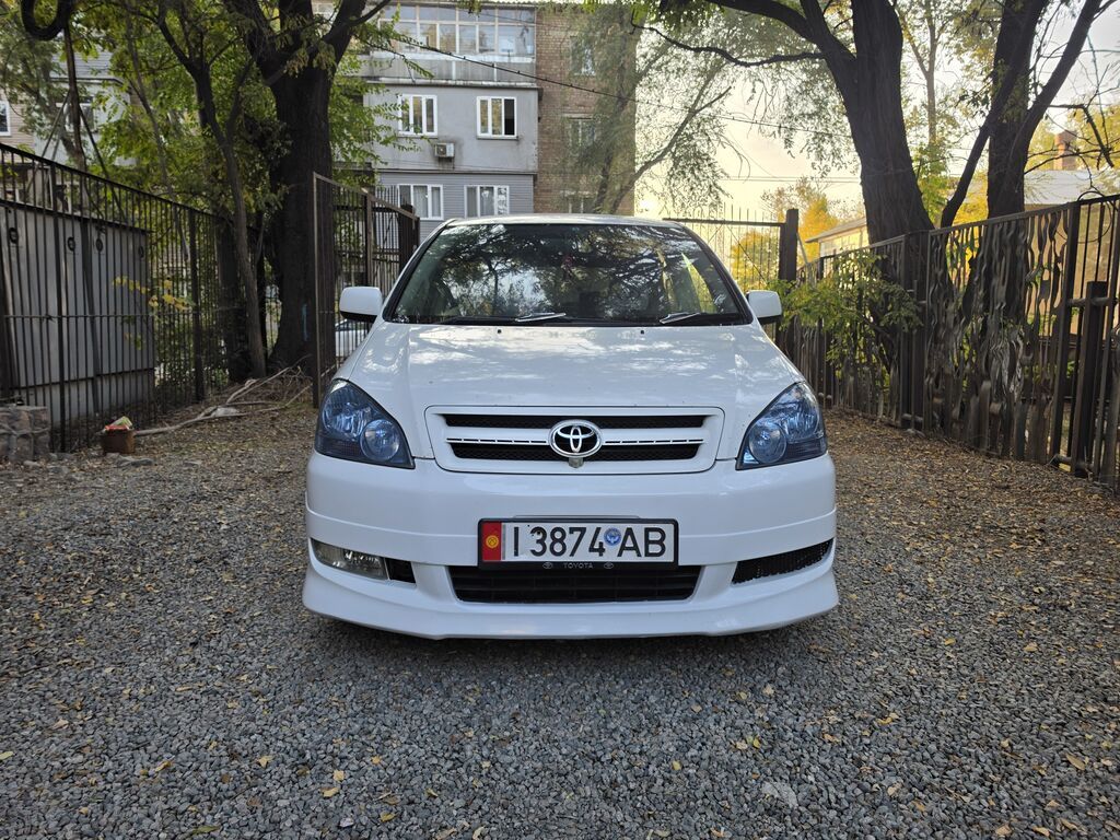 Toyota Ipsum: 2003 г., Автомат, Бензин, Минивэн: фото 1