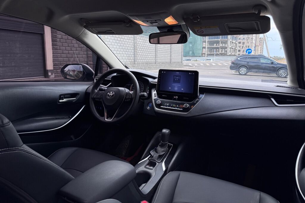 Toyota Corolla: 2021 г., 1.8 л, Вариатор, Гибрид, Седан: фото 6