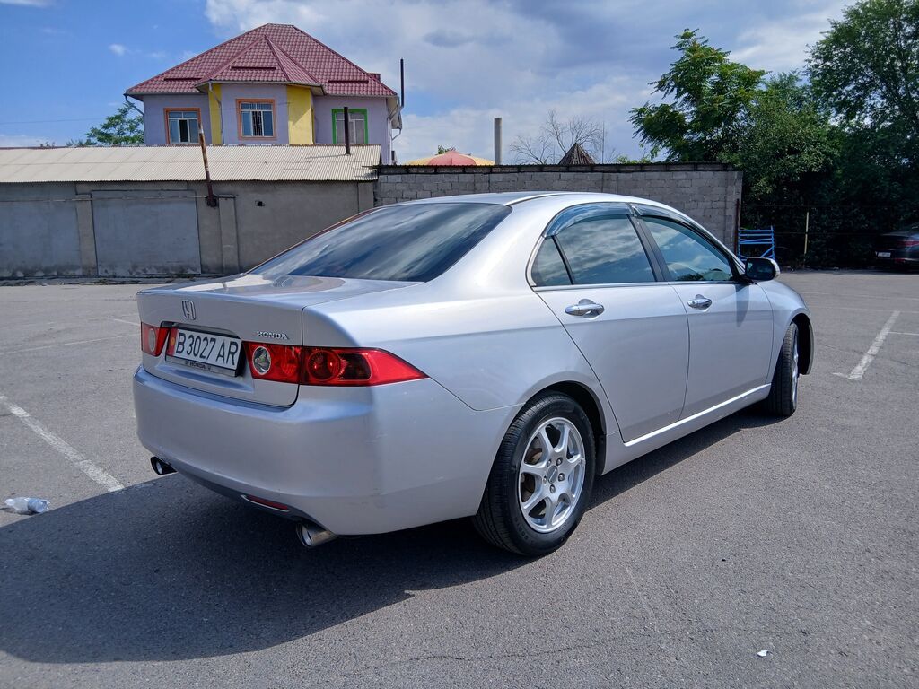 Honda Accord: 2003 г., 2 л, Автомат, Бензин, Седан — фото 5