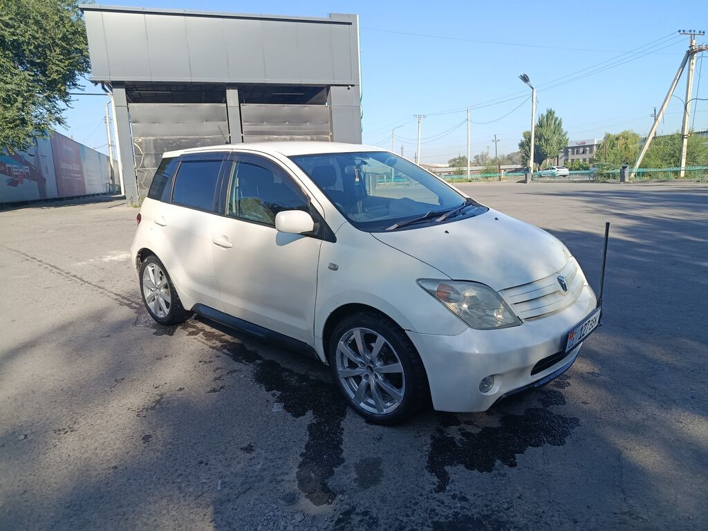 Toyota Ist: 2003 г., 1.3 л, Автомат, Бензин, Хэтчбэк: фото 2
