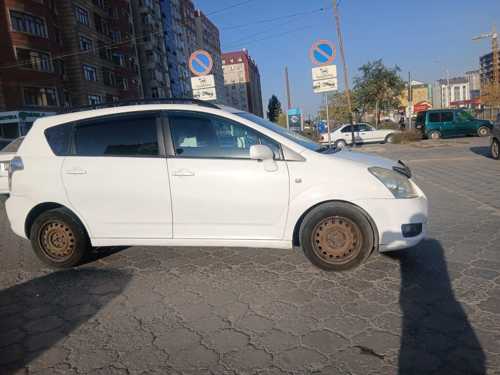 Toyota Corolla Verso: 2008 г., 2.3 л, Автомат, Дизель, Минивэн: фото 2