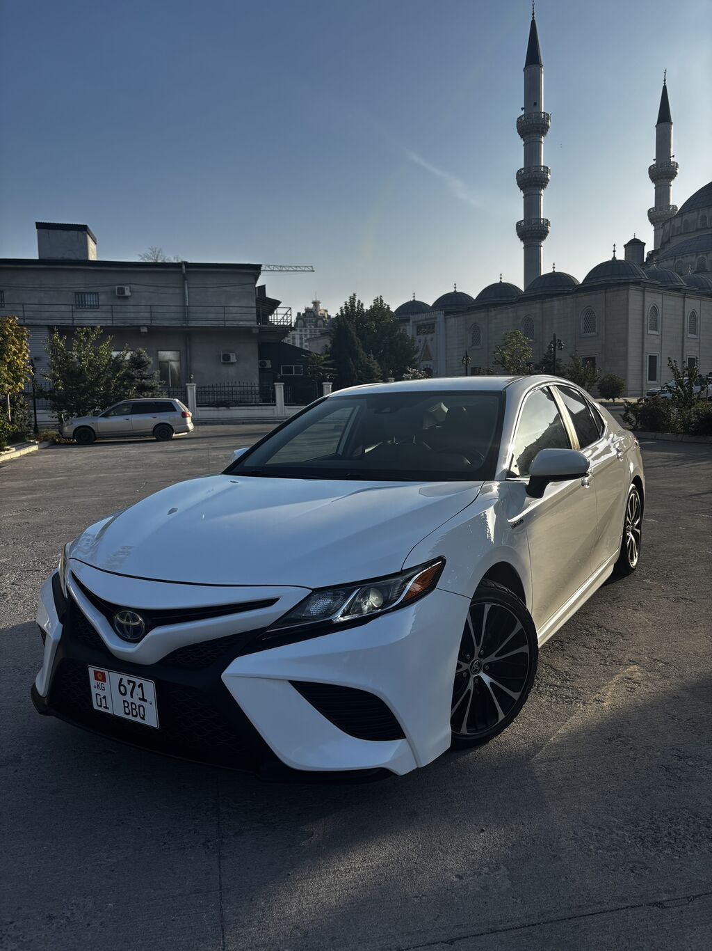 Toyota Camry: 2020 г., 2.5 л, Вариатор, Гибрид, Седан: фото 2