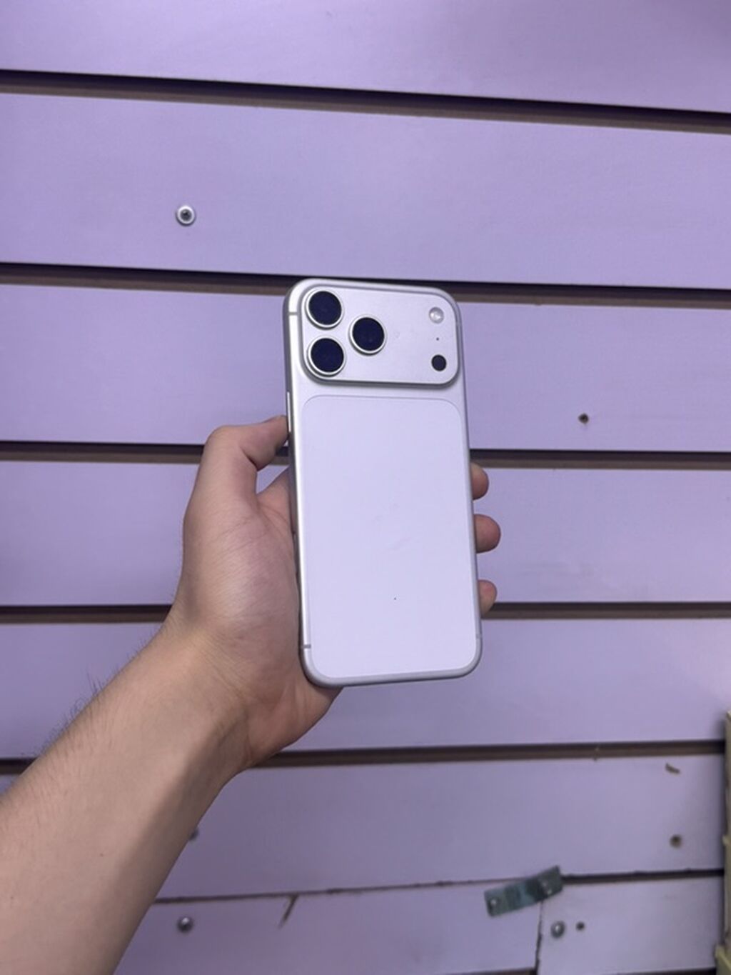 IPhone 17 Pro Max, Б/у, 256 ГБ, Белый, Коробка, 99 %: фото 1