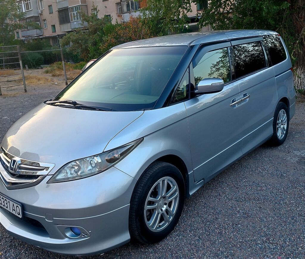 Honda Elysion: 2004 г., 3 л, Автомат, Бензин, Минивэн: фото 3