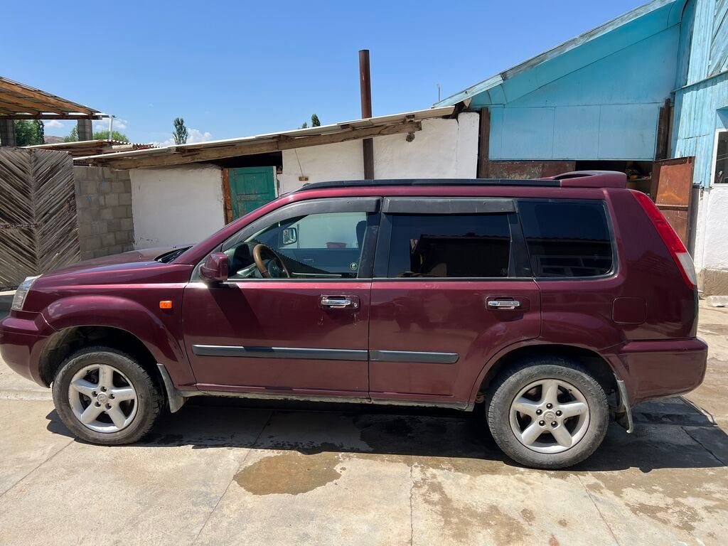 Nissan X-Trail: 2002 г., 2 л, Механика, Бензин, Внедорожник: фото 4