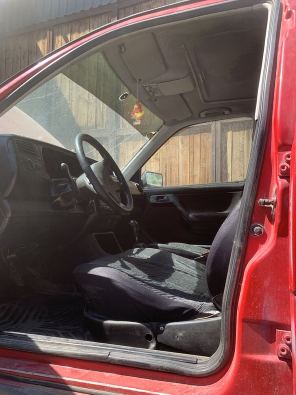 Volkswagen Golf: 1993 г., 1.8 л, Механика, Газ, Хэтчбэк: фото 3