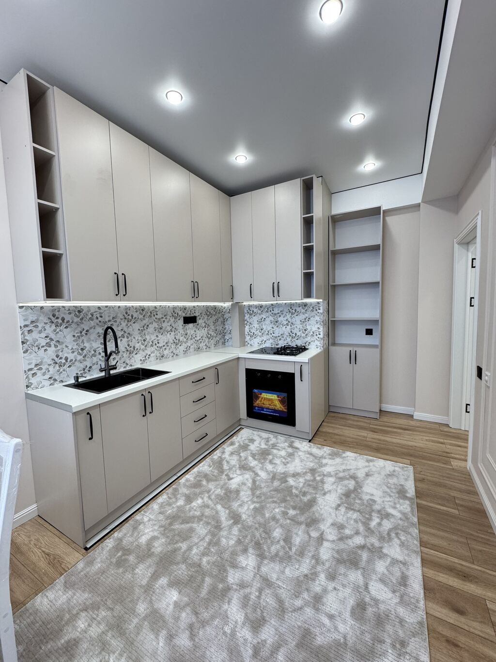 2 комнаты, 82 м², ул. Ахунбаева / Бакаева Элитка, 3 этаж, Дизайнерский ремонт: фото 6