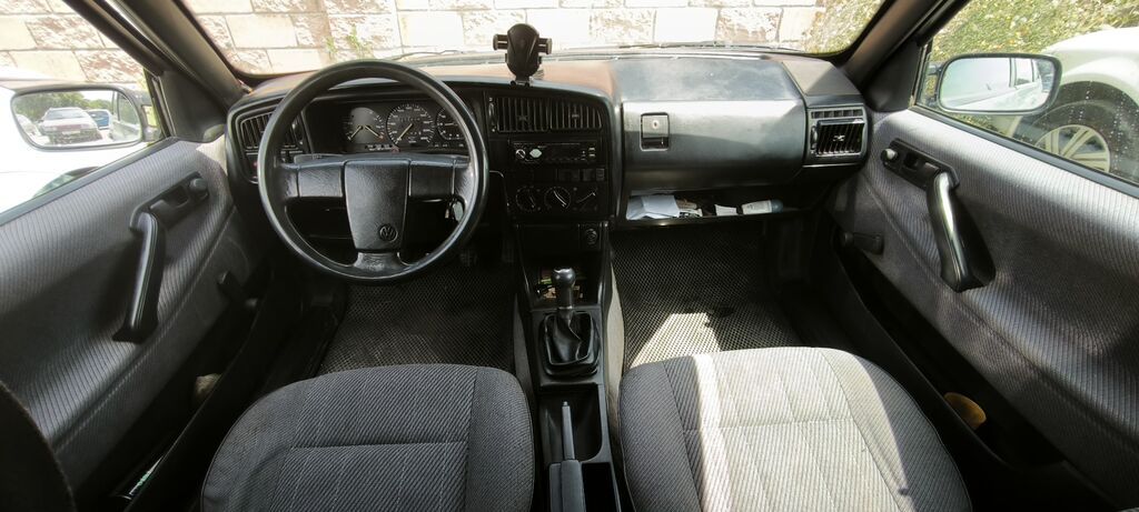 Volkswagen Passat: 1988 г., 1.8 л, Механика, Бензин, Седан: фото 6