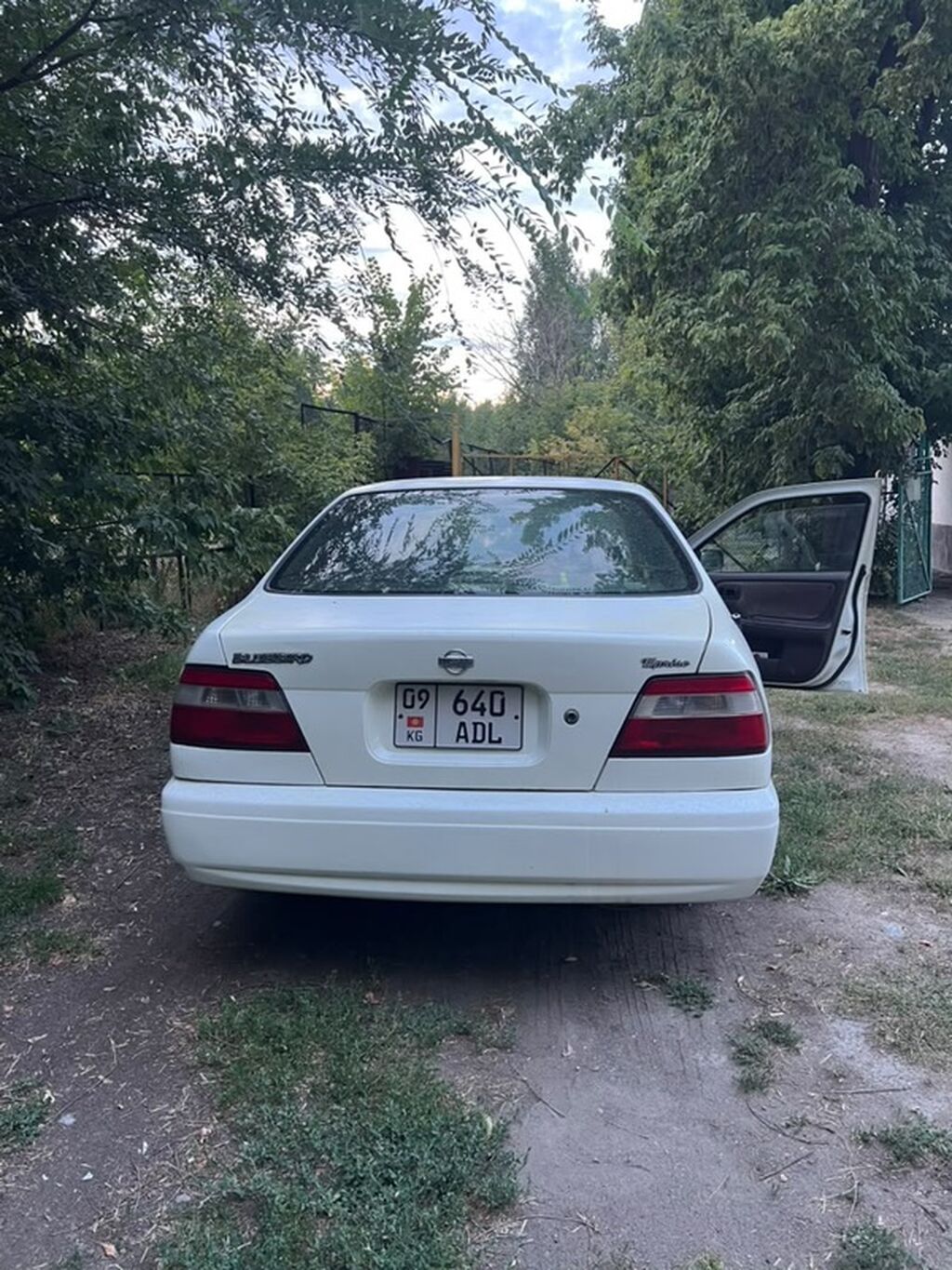 Nissan Bluebird: 2000 г., 1.8 л, Автомат, Седан: фото 6