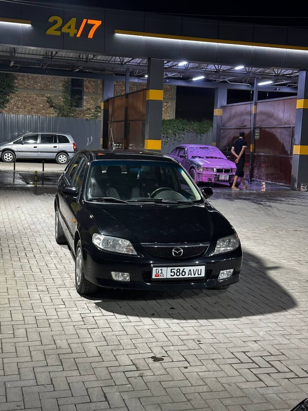 Mazda 323: 2001 г., 1.6 л, Механика, Бензин, Седан: фото 4