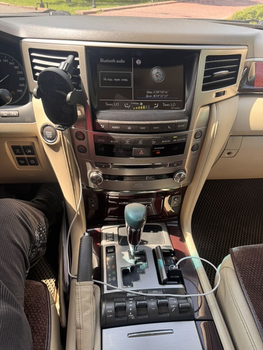 Lexus LX: 2013 г., 5.7 л, Автомат, Газ, Внедорожник: фото 6