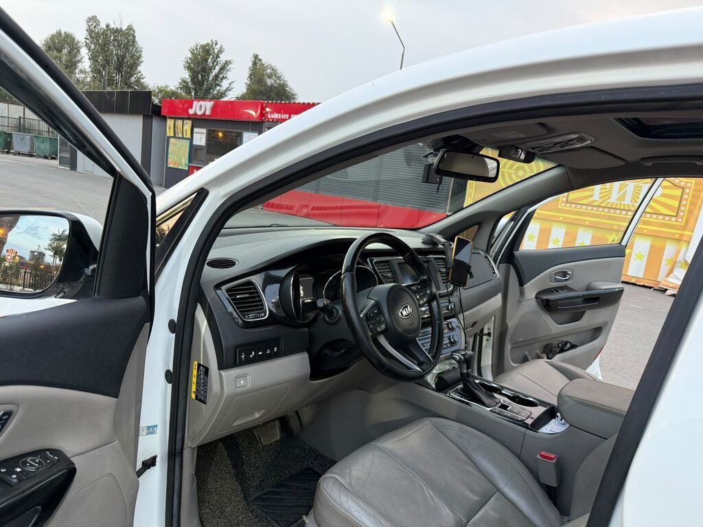Kia Carnival: 2018 г., 2.2 л, Автомат, Дизель, Минивэн: фото 5
