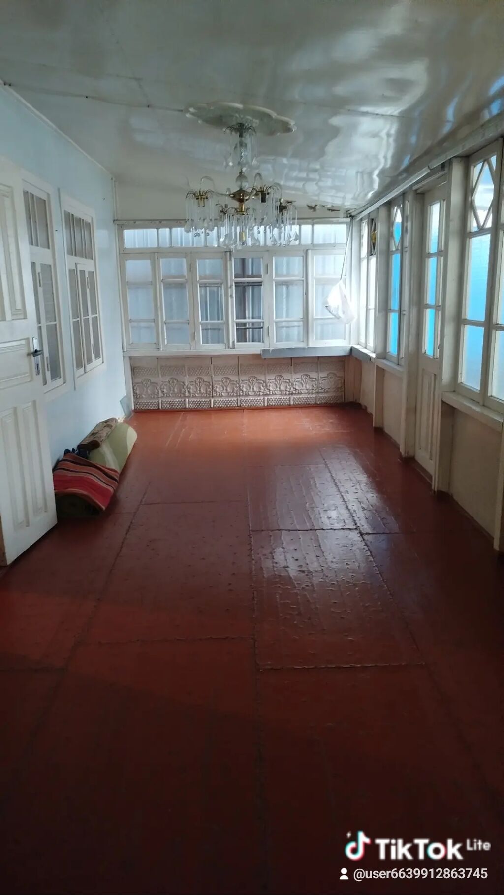 Satılır: həyəti olan fərdi yaşayış evi. Sabirabad şəhərinin tam