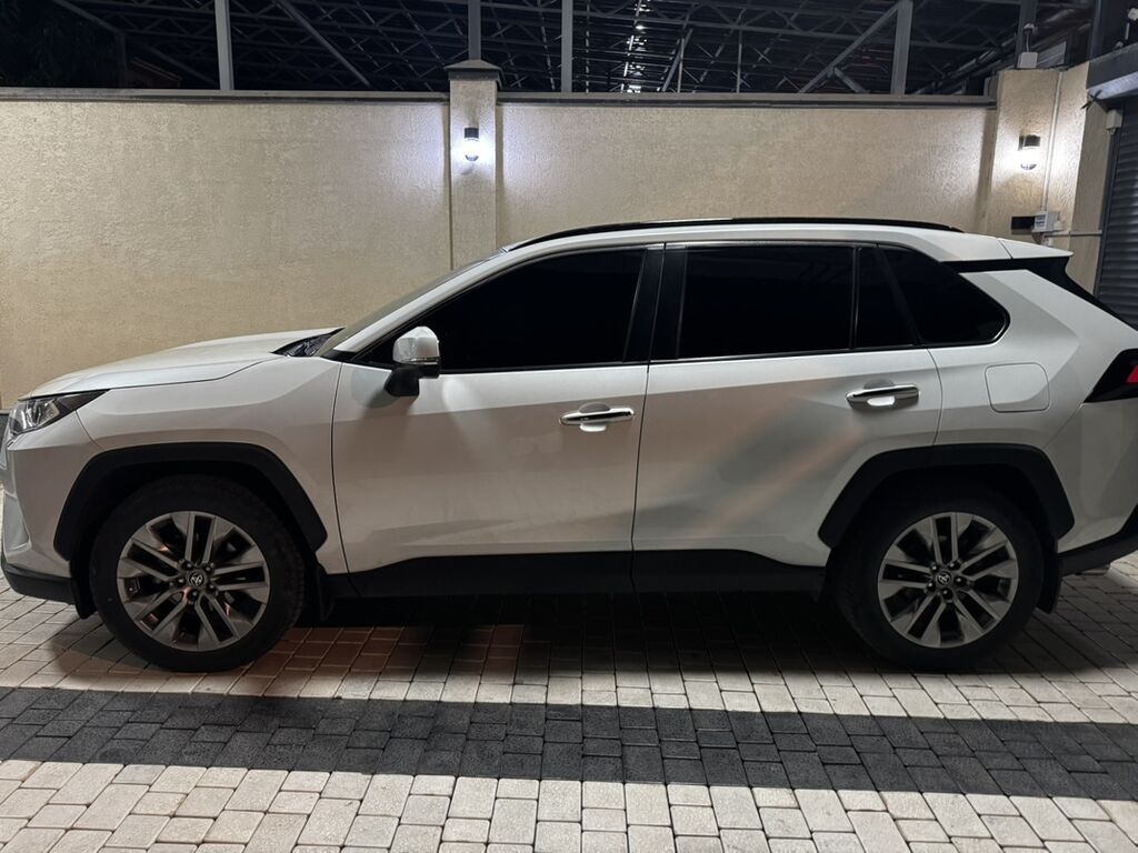 Toyota RAV4: 2021 г., Автомат, Кроссовер: фото 8