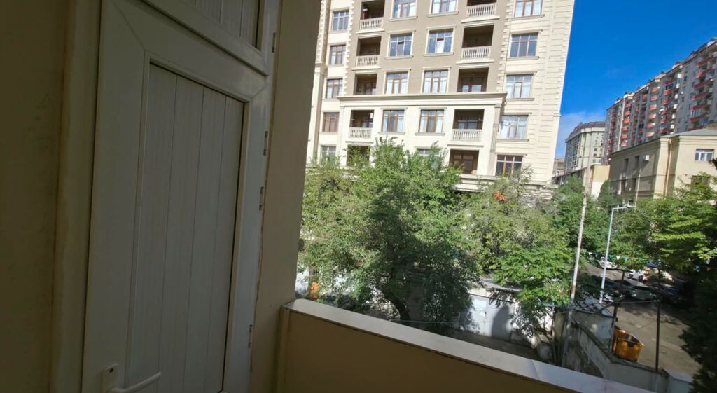 Bakı, Montin, 5 otaqlı, Köhnə tikili, m. Nəriman Nərimanov, 175 kv. m