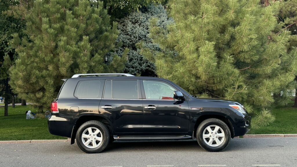 Lexus LX: 2011 г., 5.7 л, Автомат, Бензин, Внедорожник: фото 3