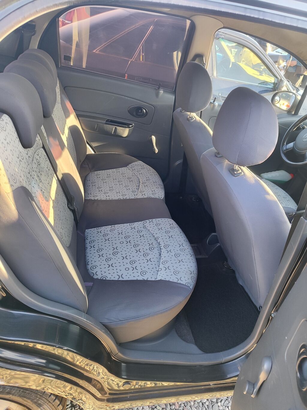 Chevrolet Spark: 2010 г., Механика, Бензин, Хэтчбэк: фото 3