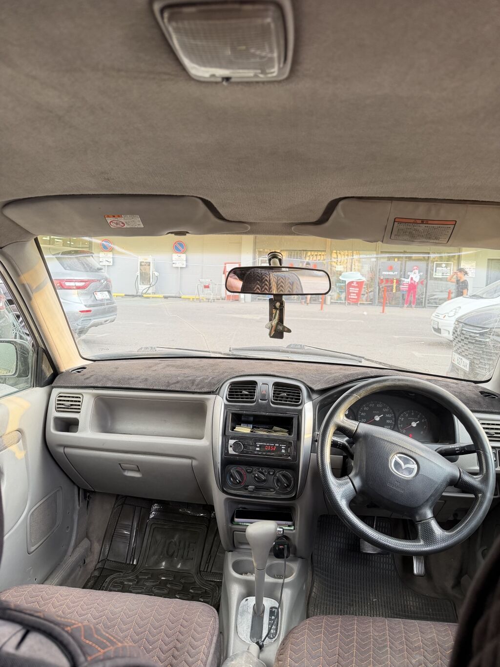 Mazda Demio: 2002 г., 1.3 л, Автомат, Бензин, Хэтчбэк: фото 6