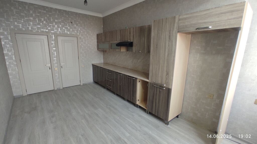 Bakı, 3 otaqlı, Köhnə tikili, 135 kv. m