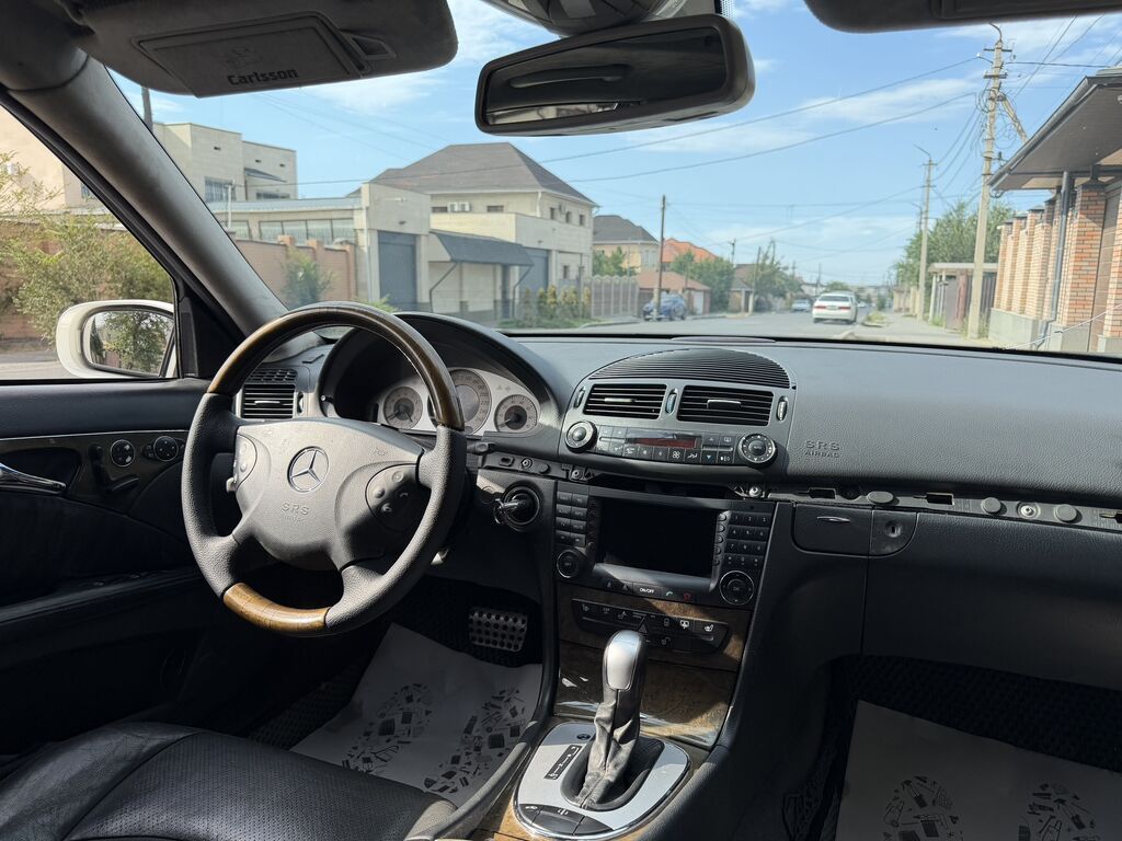 Mercedes-Benz E-Class: 2002 г., 5 л, Автомат, Бензин, Седан: фото 5