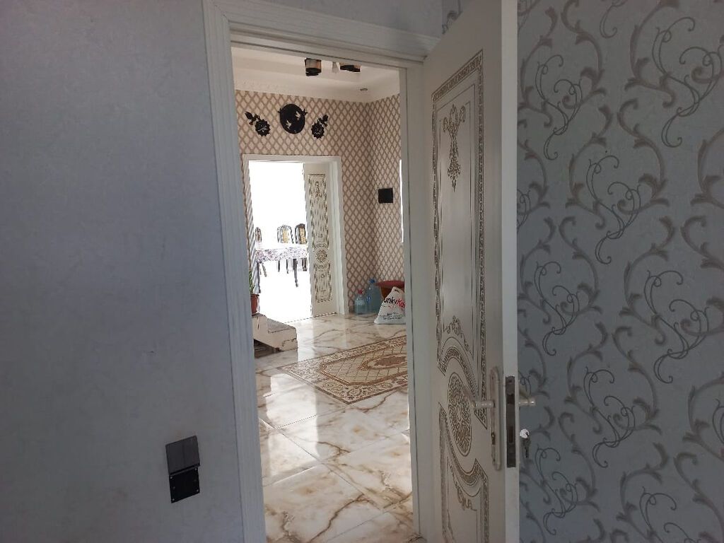 Buzovna 3 otaqlı, 140 kv. m, Yeni təmirli