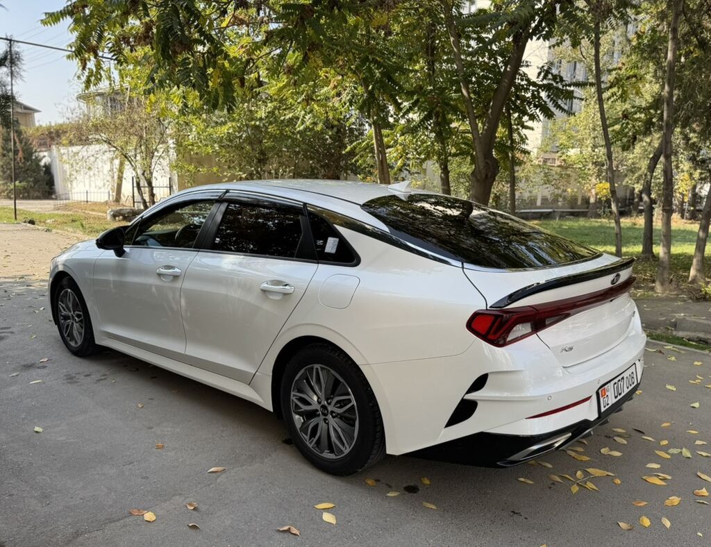 Kia K5: 2021 г., 2 л, Автомат, Гибрид, Седан: фото 4