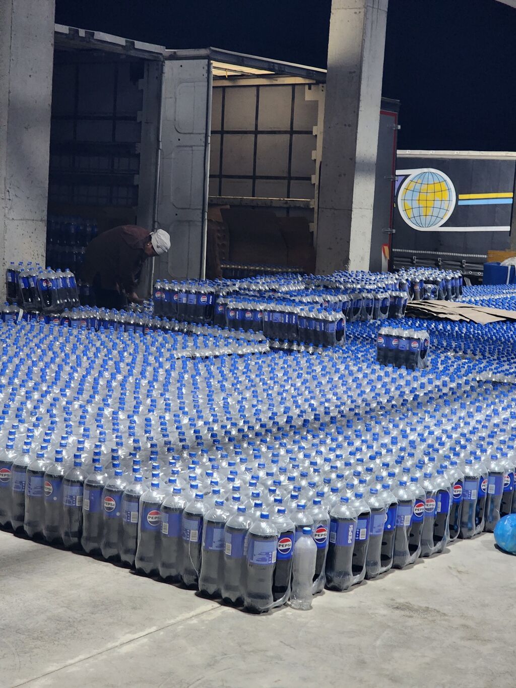 Pepsi, газированный напиток, фасовка для опта. - Объем бутылки: 2 л — фото 4