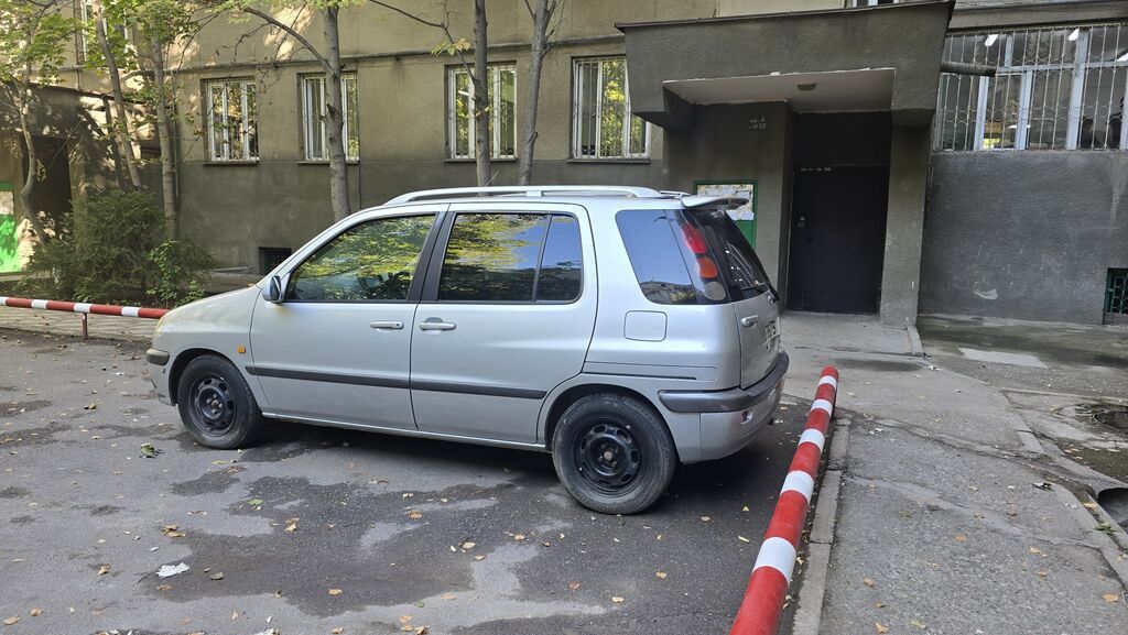 Toyota Raum: 1999 г., 1.5 л, Автомат, Бензин, Минивэн: фото 1