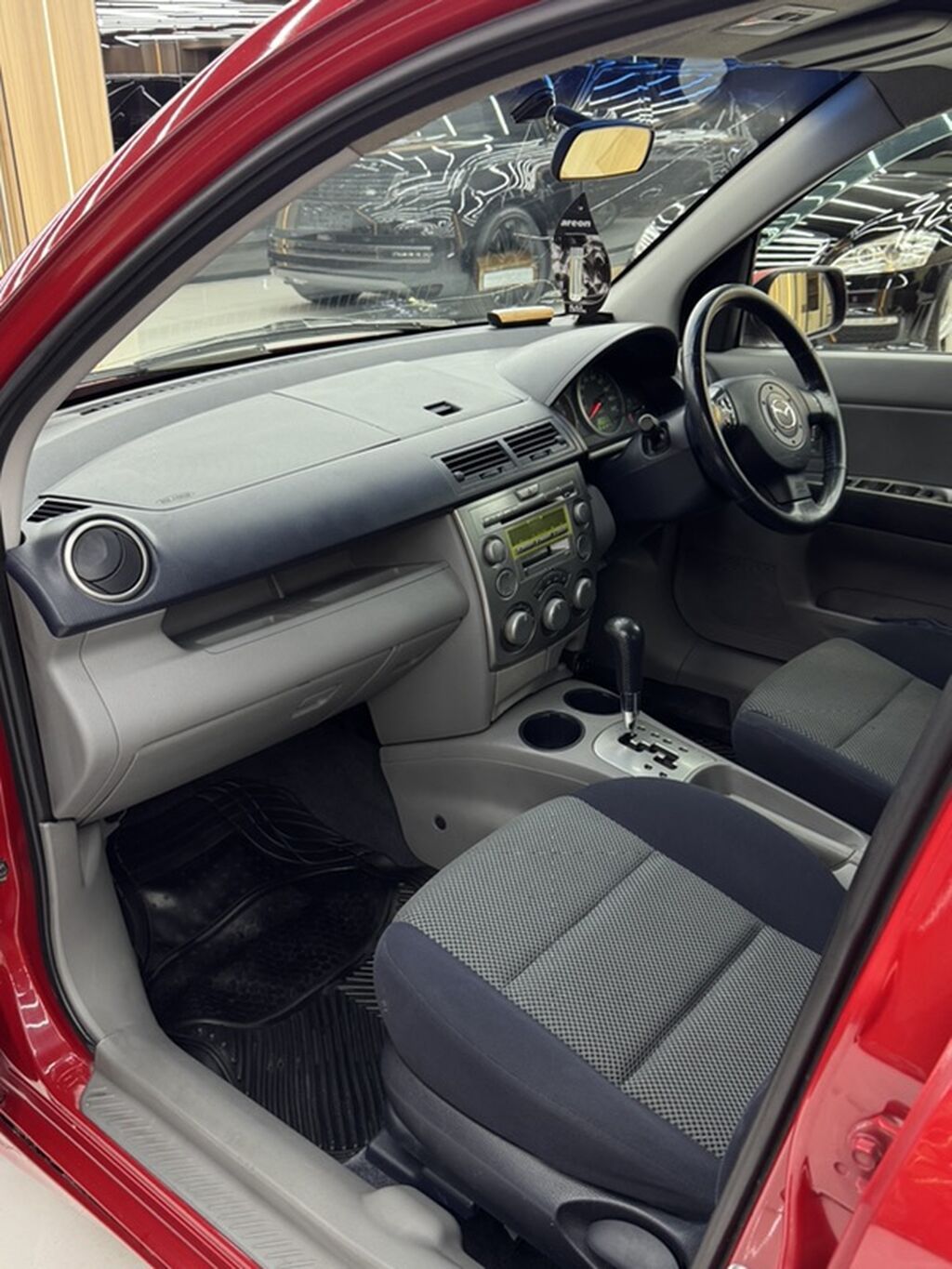 Mazda Demio: 2002 г., 1.5 л, Типтроник, Бензин, Хэтчбэк: фото 8