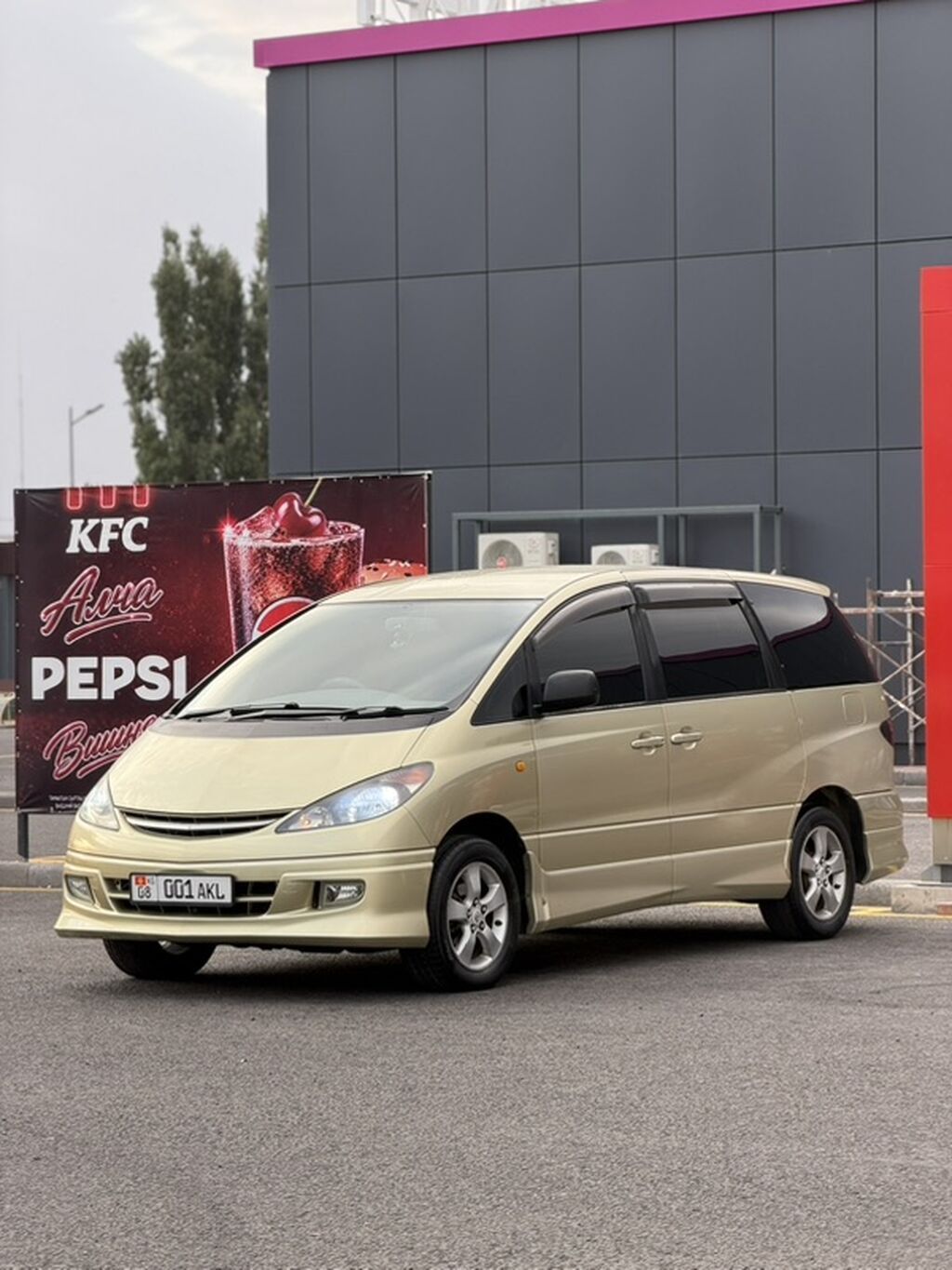 Toyota Estima: 2001 г., 3 л, Автомат, Бензин, Минивэн: фото 3