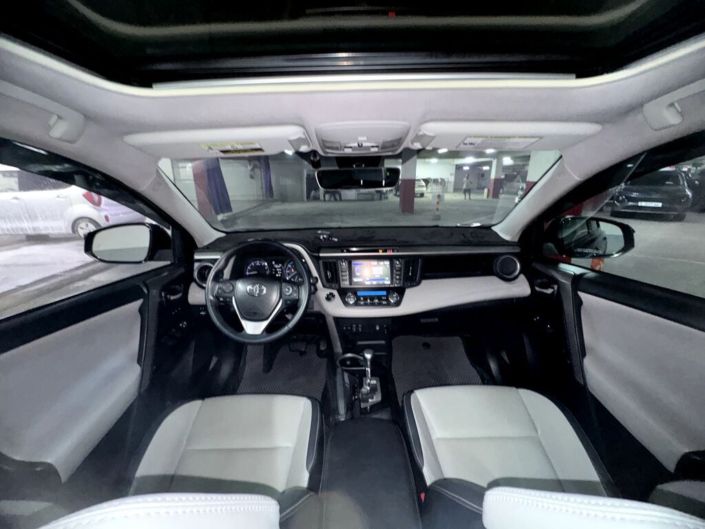 Toyota RAV4: 2018 г., 2.5 л, Автомат, Бензин, Кроссовер: фото 7