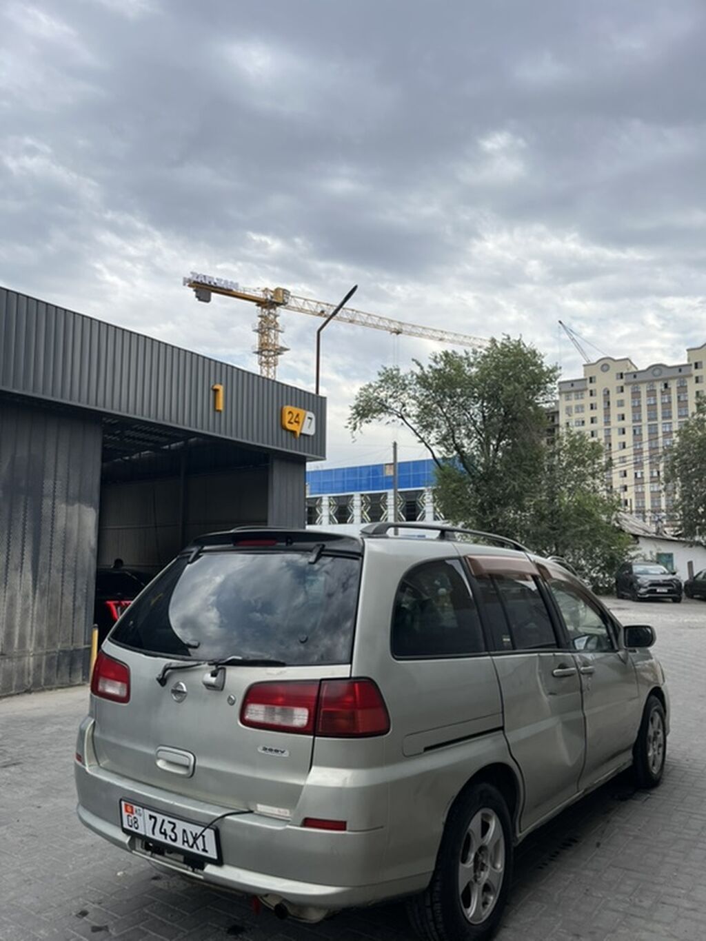 Nissan Liberty: 2001 г., 2 л, Автомат, Газ, Минивэн: фото 3