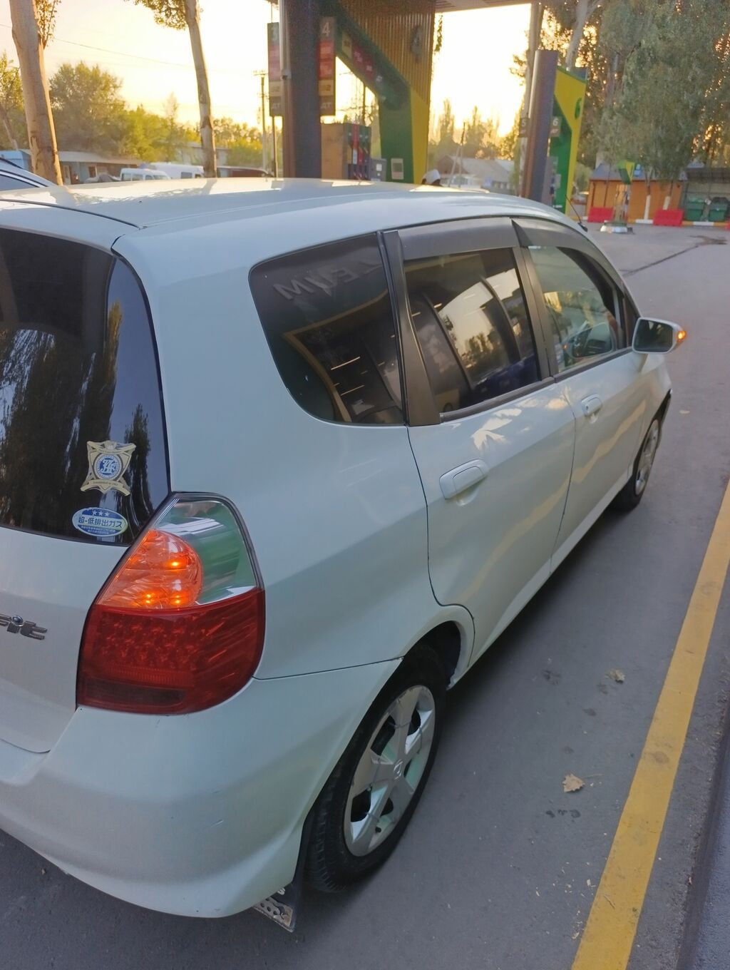 Honda Fit: 2003 г., 1.5 л, Хэтчбэк: фото 6