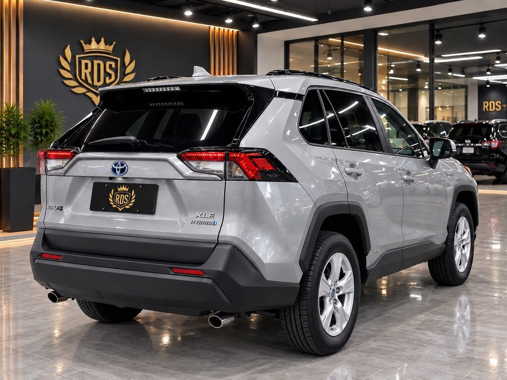 Toyota RAV4: 2021 г., 2.5 л, Автомат, Гибрид, Кроссовер: фото 2