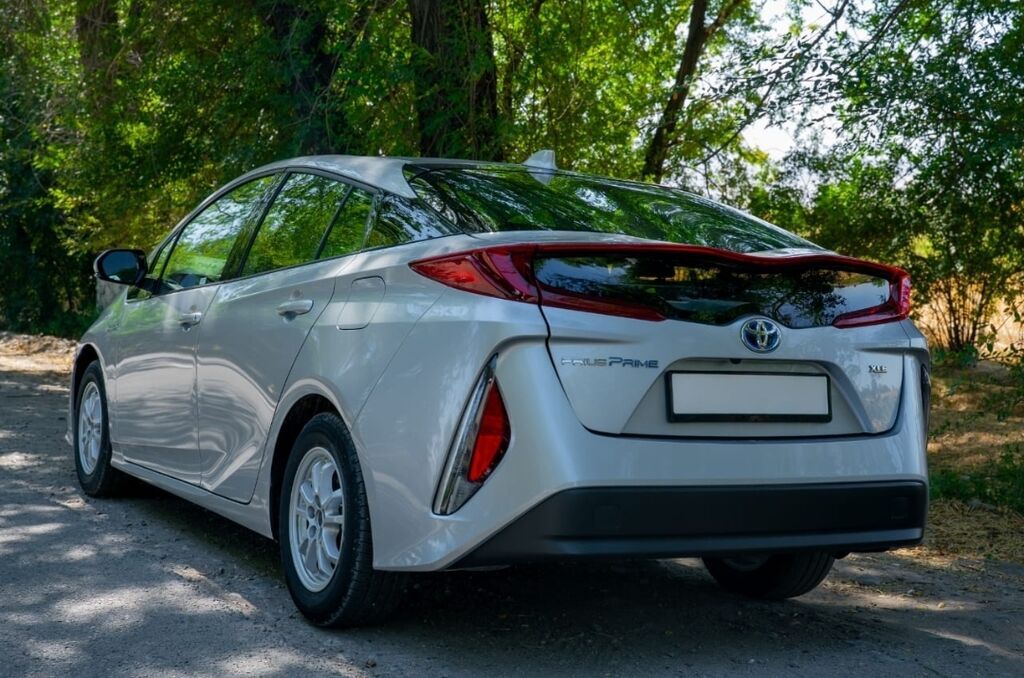 Toyota Prius V: 2020 г., 1.8 л, Автомат, Гибрид, Лифтбек: фото 4