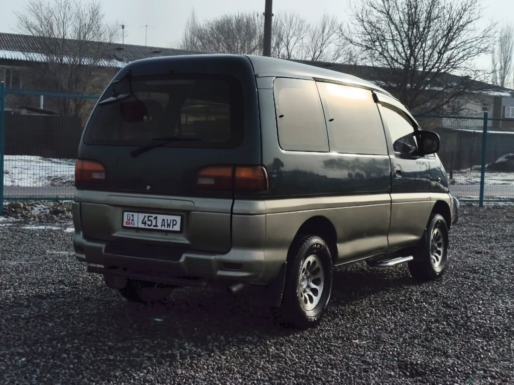 Mitsubishi Delica: 1995 г., 3 л, Автомат, Бензин, Минивэн: фото 7