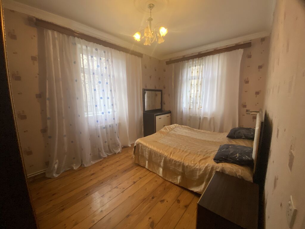 Bakıxanov qəs. 8 otaq, 234 kv. m, Yeni təmirli