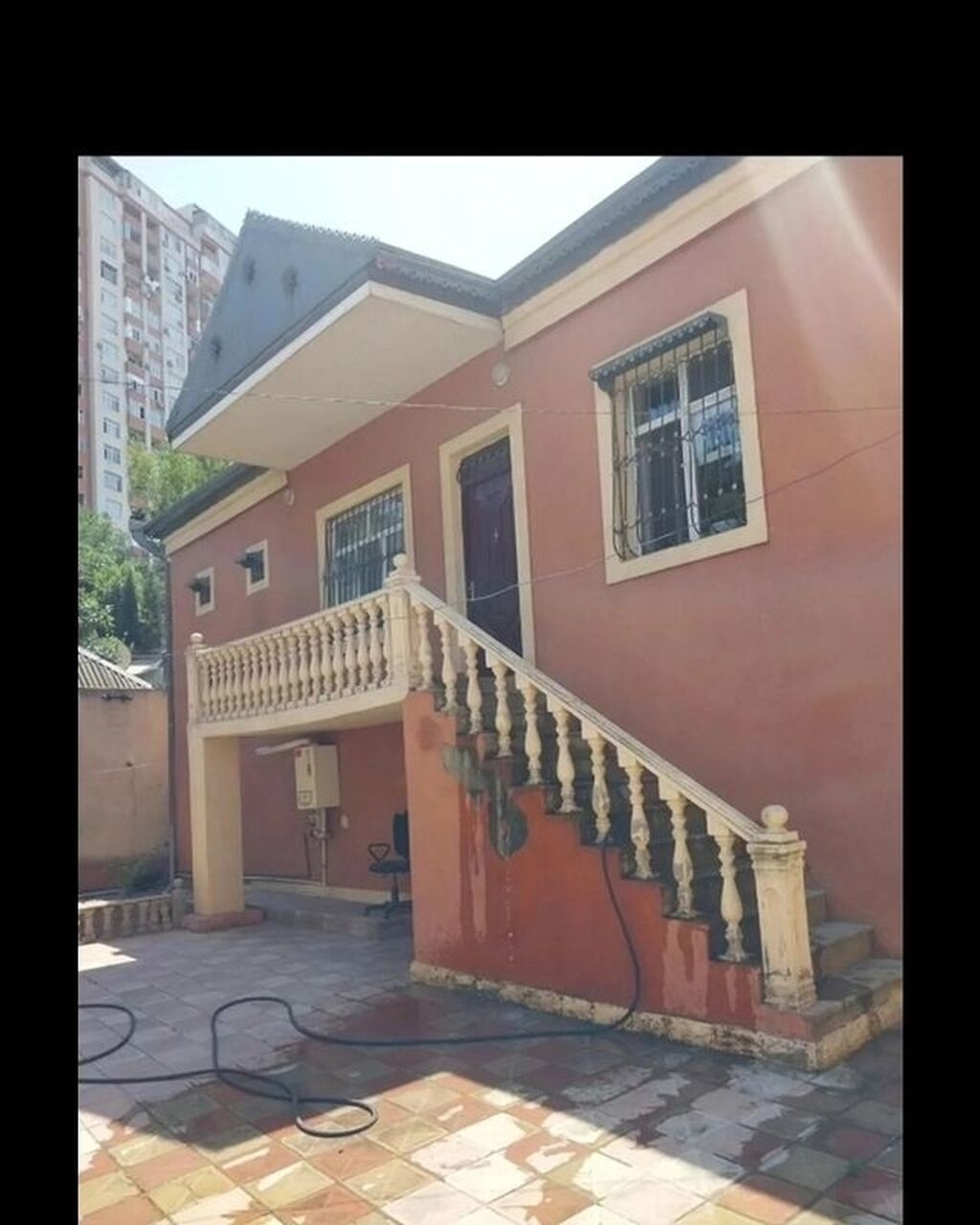 Bakıxanov qəs. 5 otaqlı, 200 kv. m, Orta təmir