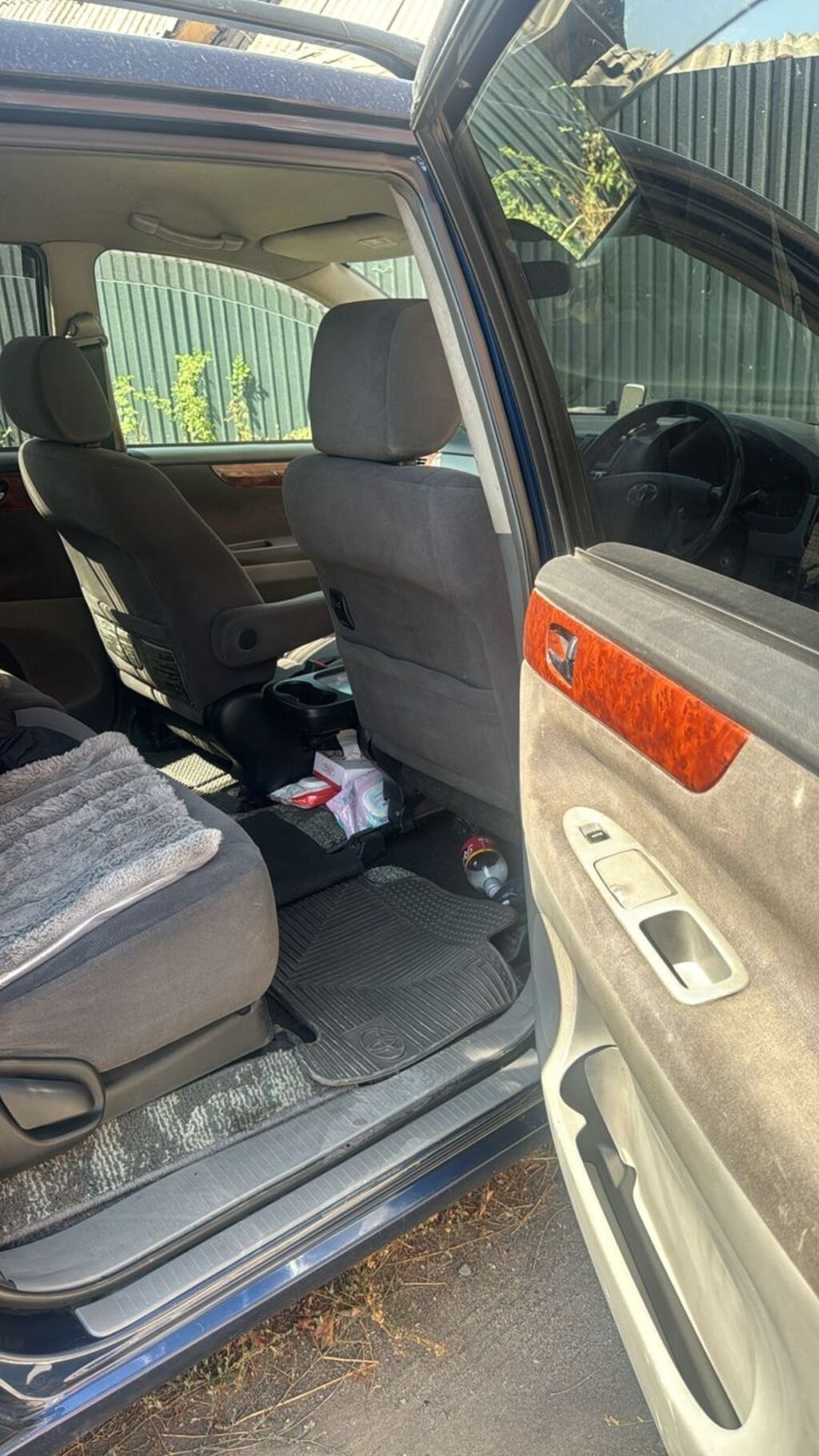 Toyota Ipsum: 2002 г., 2.4 л, Автомат, Бензин, Минивэн: фото 6