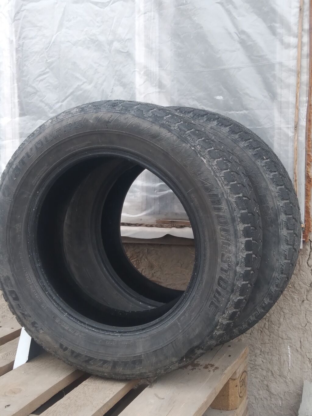 Зимние шины Bridgestone, размер 195/65 R15. Характеристики: - Тип: фото 5