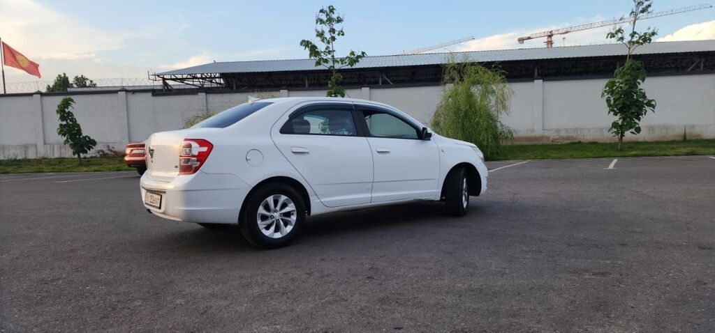 Chevrolet Cobalt: 2017 г., 1.5 л, Механика, Бензин: фото 2