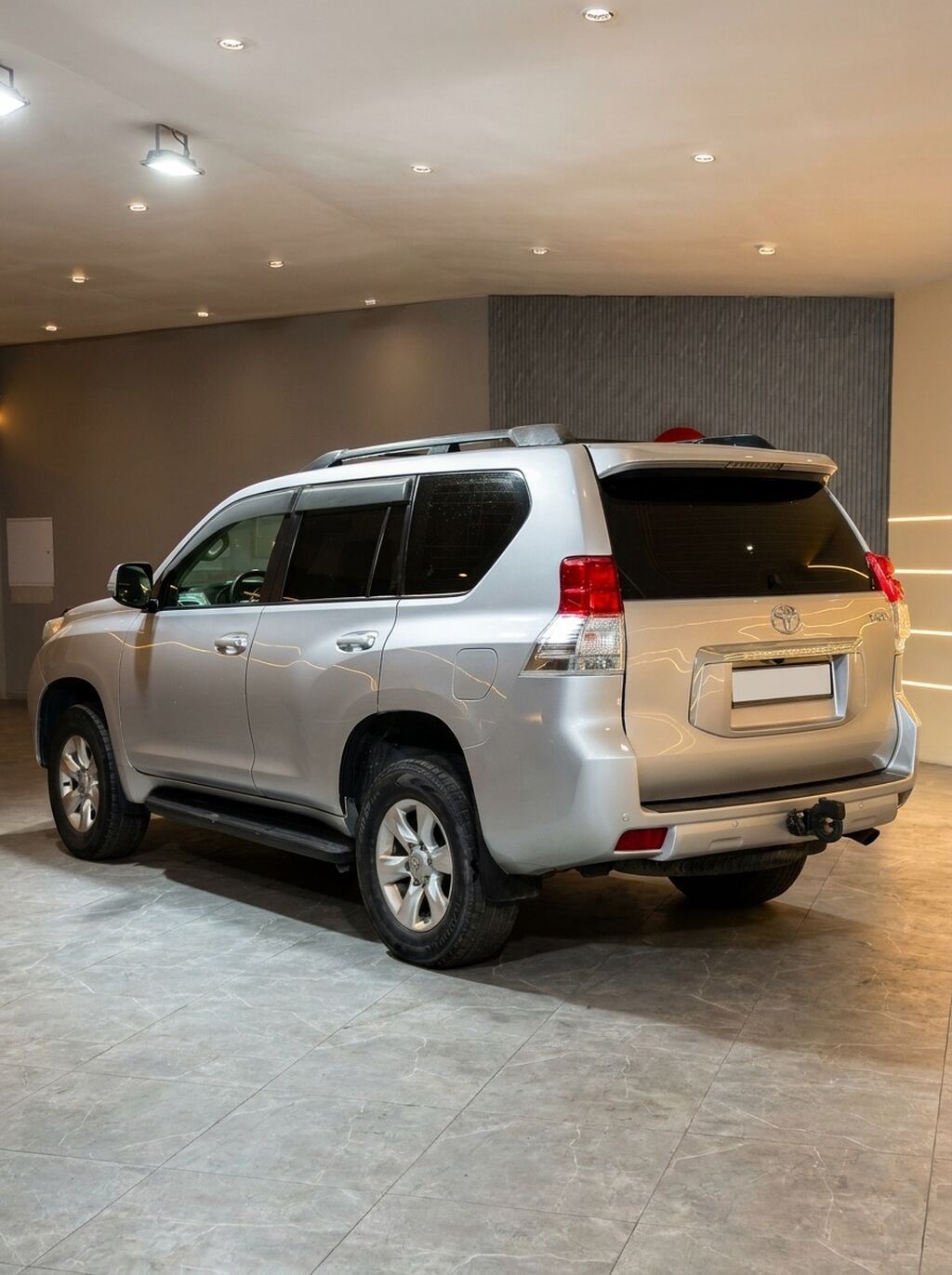 Toyota Land Cruiser Prado: 2010 г., 2.7 л, Автомат, Бензин, Внедорожник: фото 3