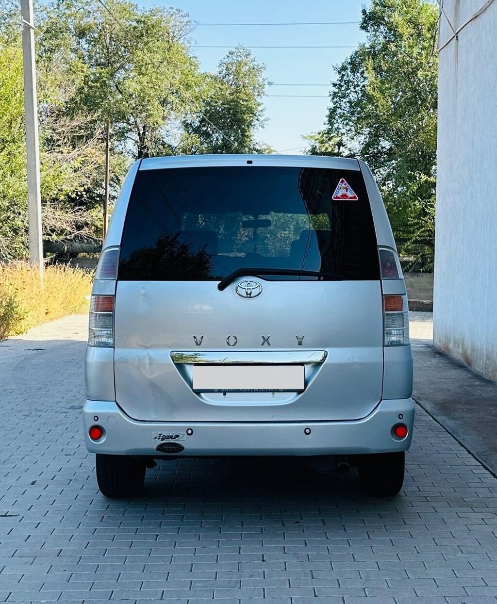 Toyota Voxy: 2004 г., 2 л, Автомат, Бензин, Минивэн: фото 5