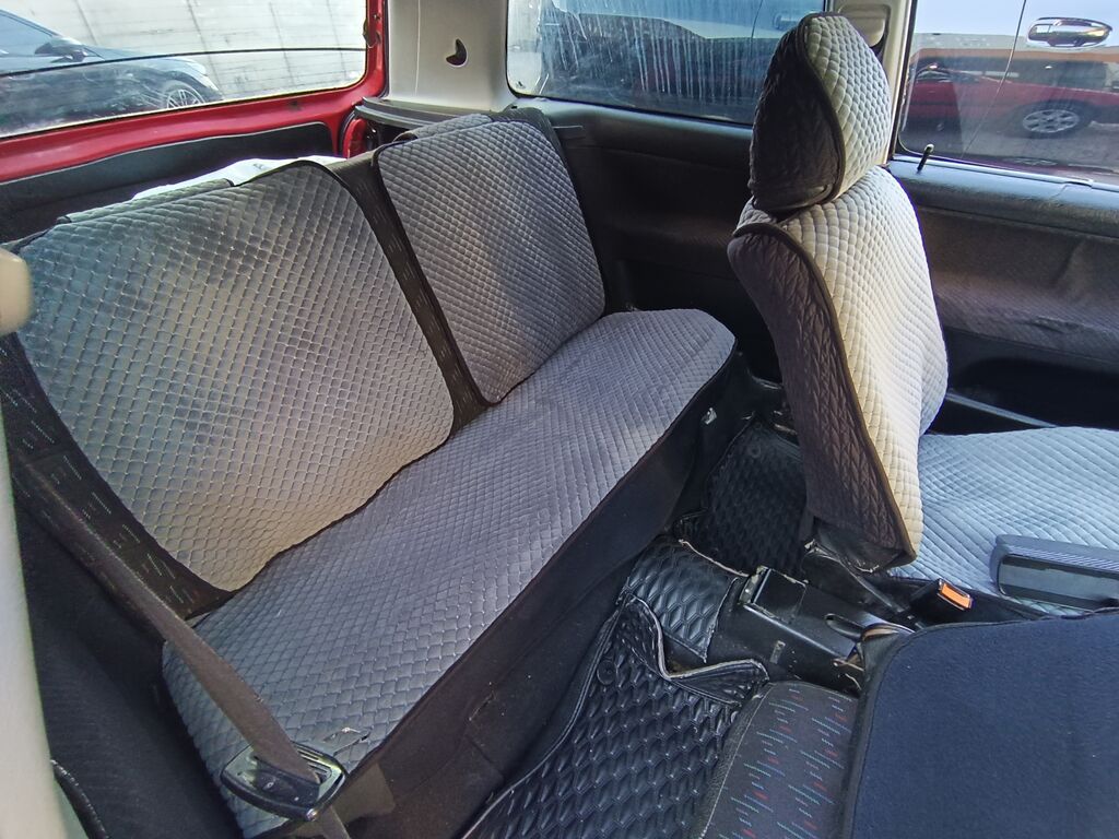 Volkswagen Golf: 1992 г., 1.8 л, Механика, Бензин, Хэтчбэк: фото 4