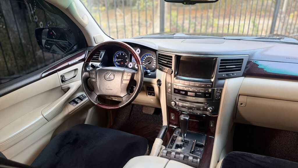Lexus LX: 2010 г., 5.7 л, Автомат, Газ, Внедорожник: фото 7